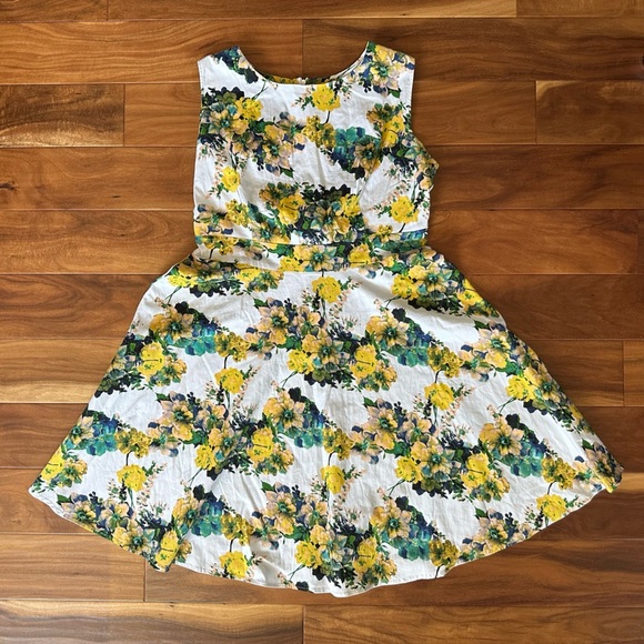 Aranee White Floral Dress size XXL - Picture 1 of 6